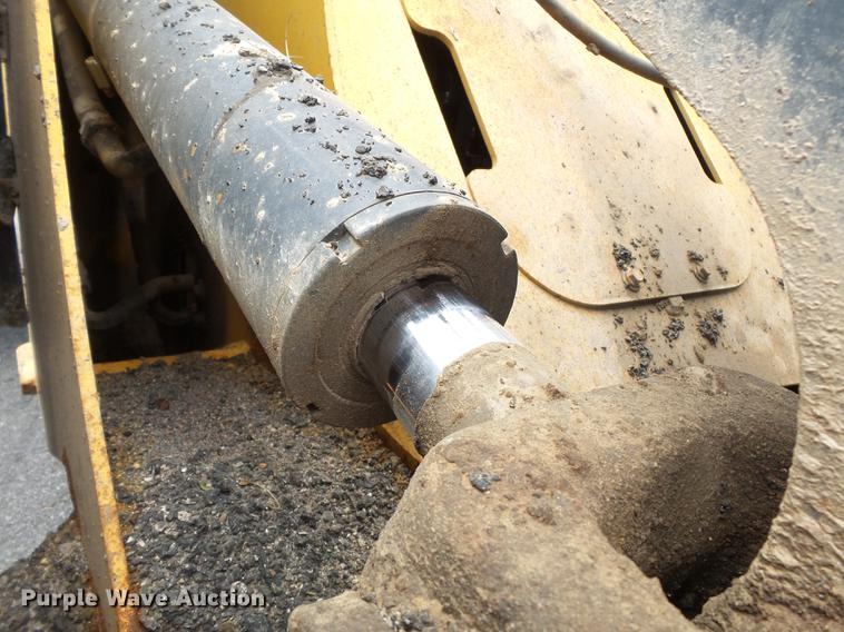 image for item DB7127 2004 John Deere 444J wheel loader