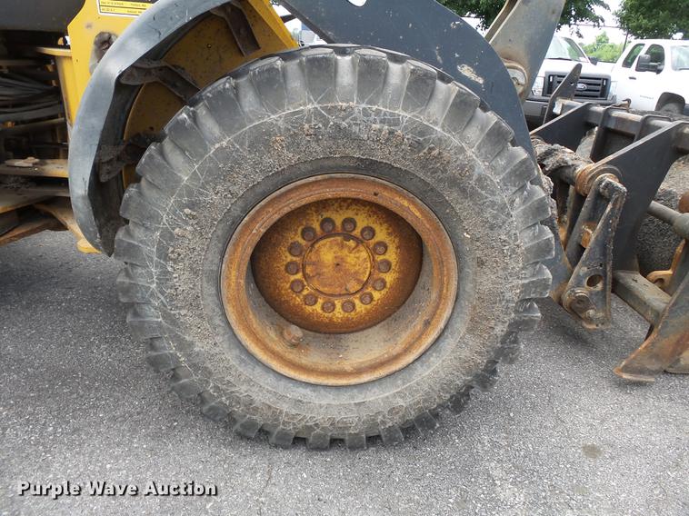 image for item DB7127 2004 John Deere 444J wheel loader