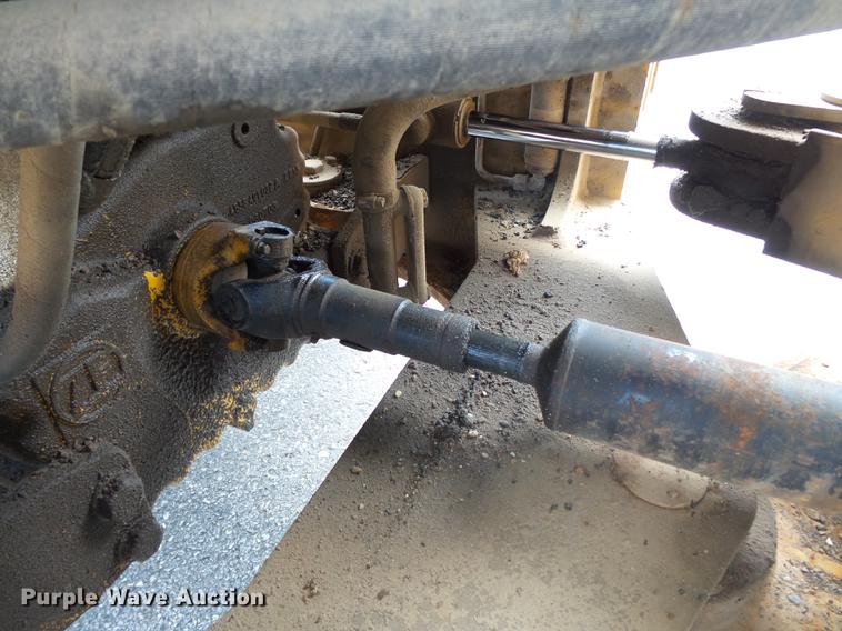 image for item DB7127 2004 John Deere 444J wheel loader