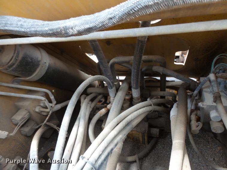 image for item DB7127 2004 John Deere 444J wheel loader