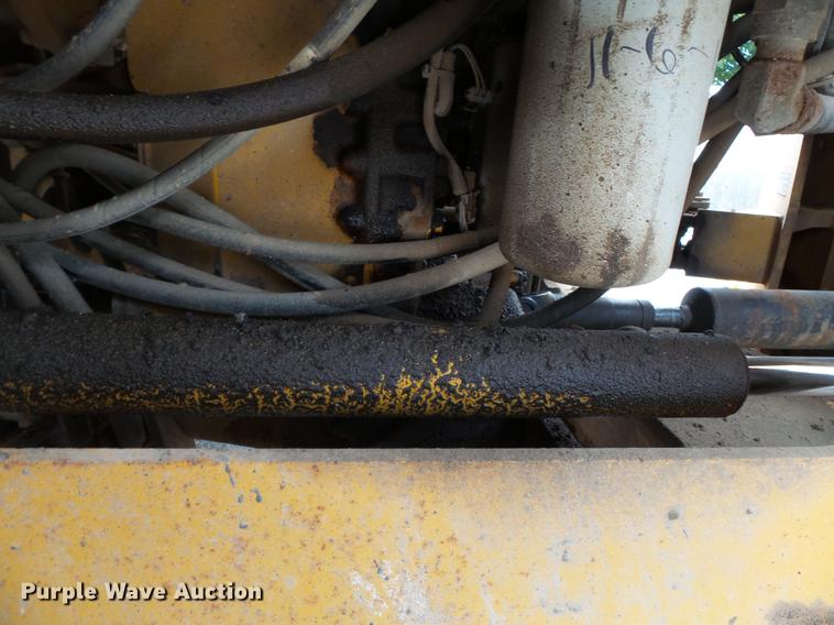 image for item DB7127 2004 John Deere 444J wheel loader