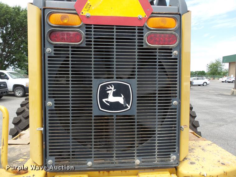 image for item DB7127 2004 John Deere 444J wheel loader