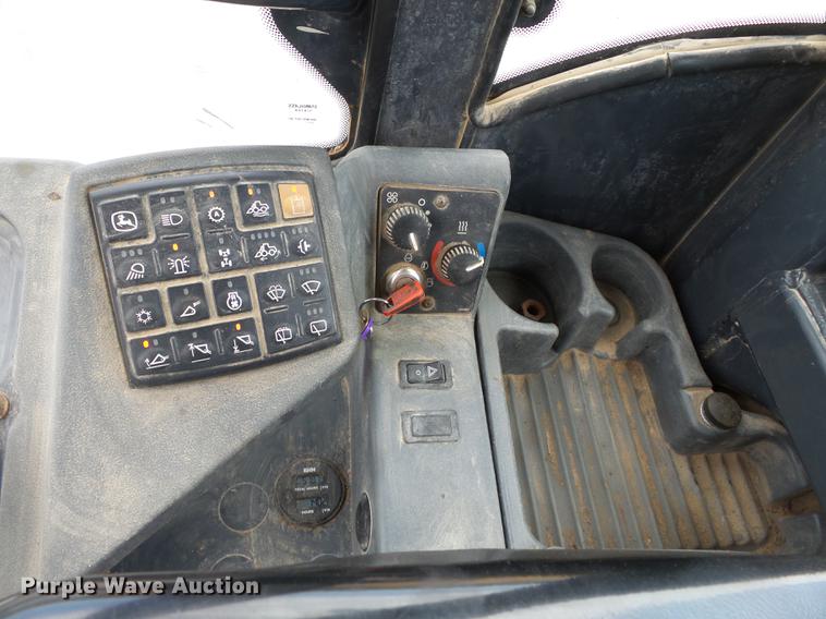 image for item DB7127 2004 John Deere 444J wheel loader