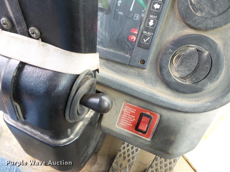 image for item DB7127 2004 John Deere 444J wheel loader