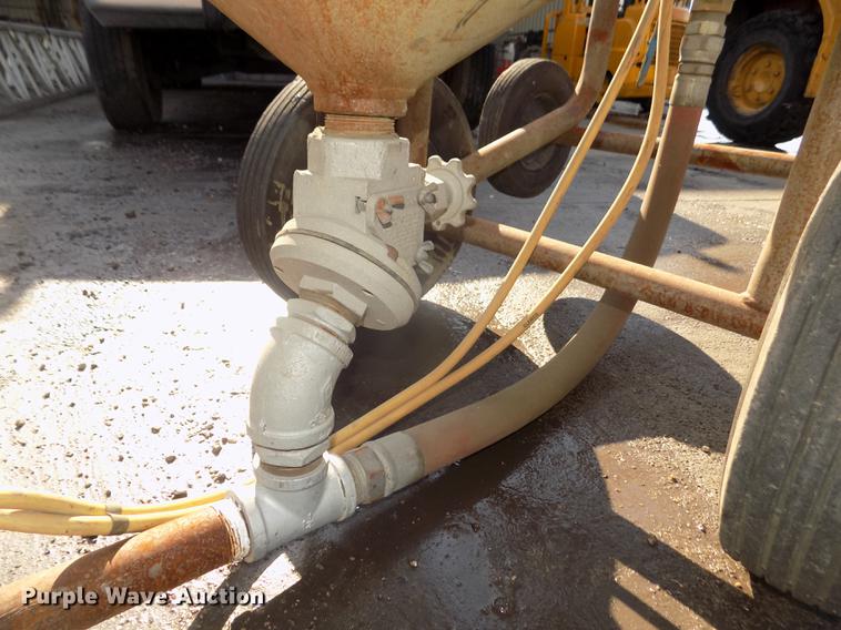 image for item DB8745 2010 Clemco 2024 sand blaster