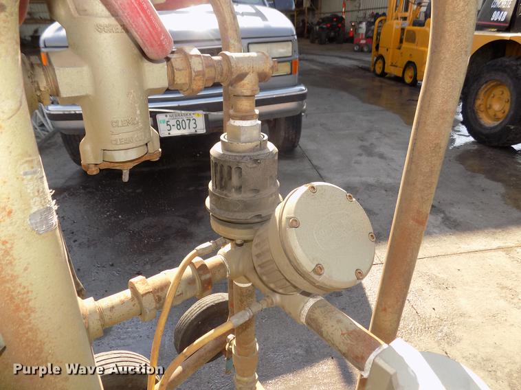 image for item DB8745 2010 Clemco 2024 sand blaster