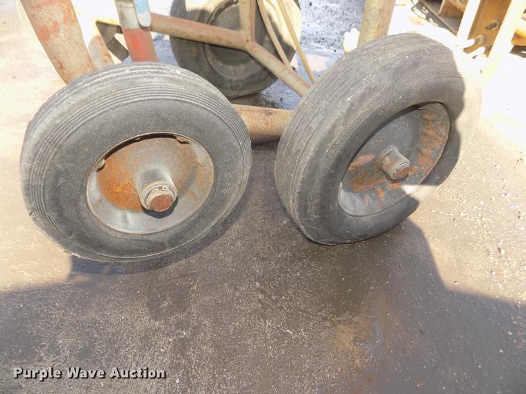 image for item DB8745 2010 Clemco 2024 sand blaster