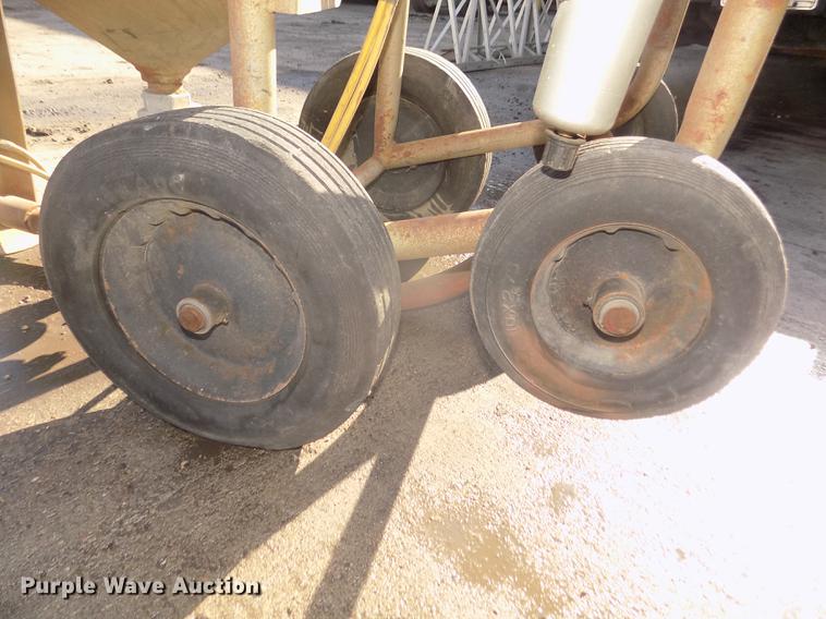 image for item DB8745 2010 Clemco 2024 sand blaster