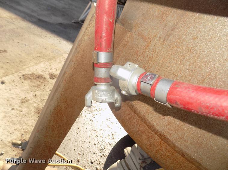 image for item DB8745 2010 Clemco 2024 sand blaster