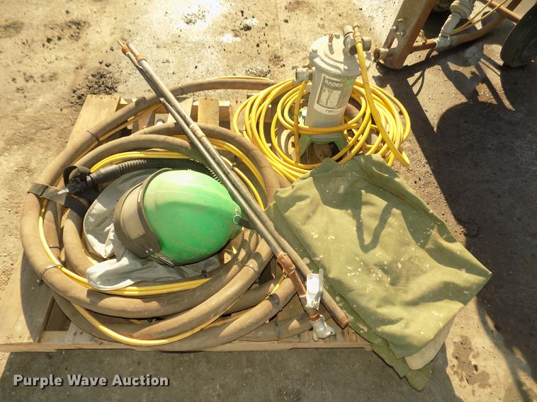 image for item DB8745 2010 Clemco 2024 sand blaster