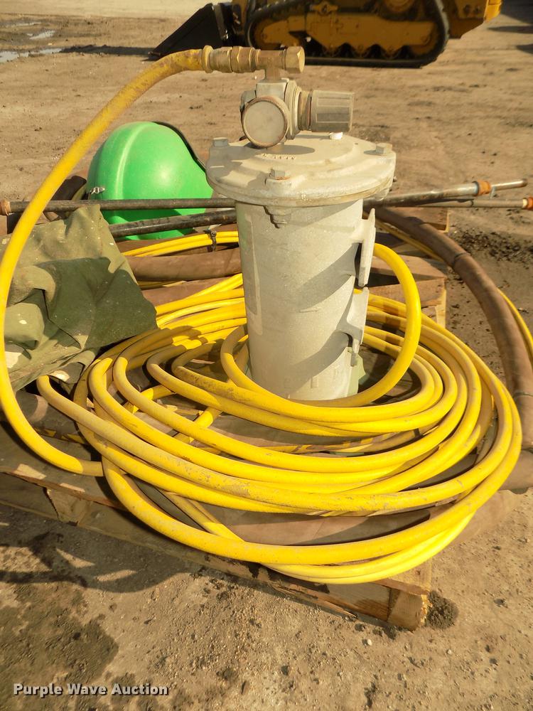 image for item DB8745 2010 Clemco 2024 sand blaster