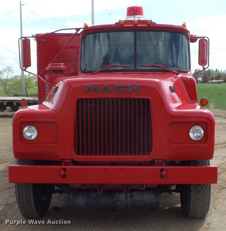 image for item DC1210 1983 Mack DM400 tank truck
