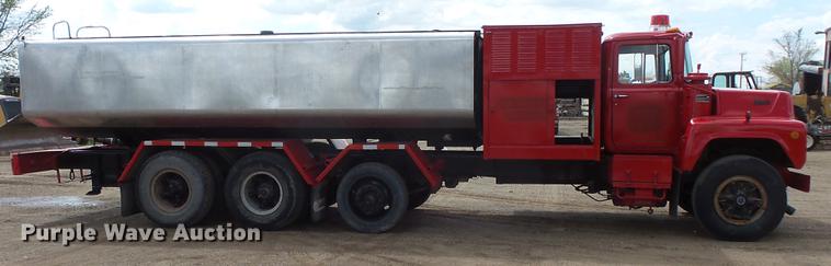 image for item DC1210 1983 Mack DM400 tank truck