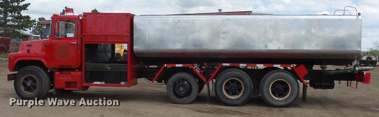 image for item DC1210 1983 Mack DM400 tank truck