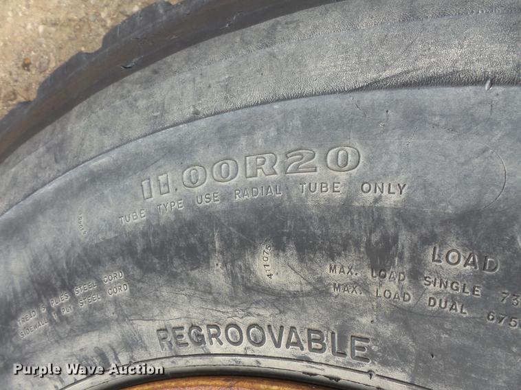 image for item DC1210 1983 Mack DM400 tank truck