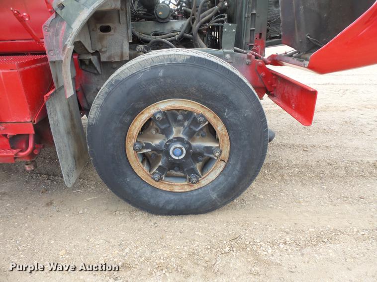 image for item DC1210 1983 Mack DM400 tank truck