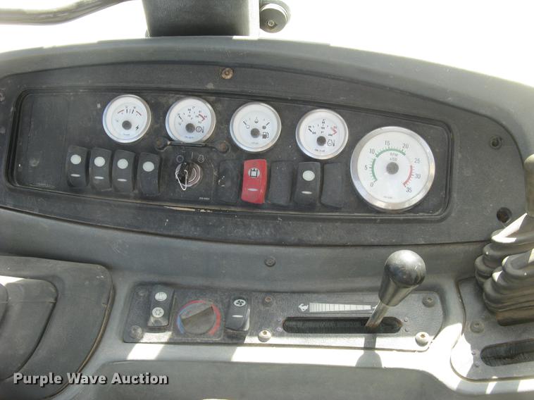 image for item DC2257 2004 Caterpillar 420D backhoe