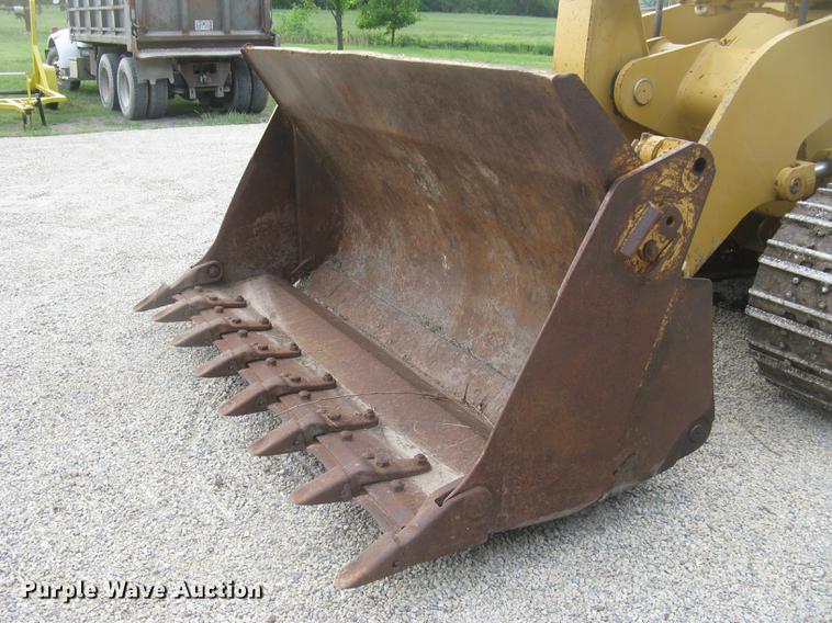 image for item DC2259 2003 Caterpillar 953C track loader