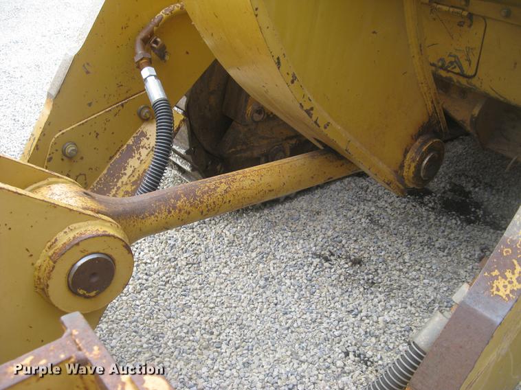 image for item DC2259 2003 Caterpillar 953C track loader