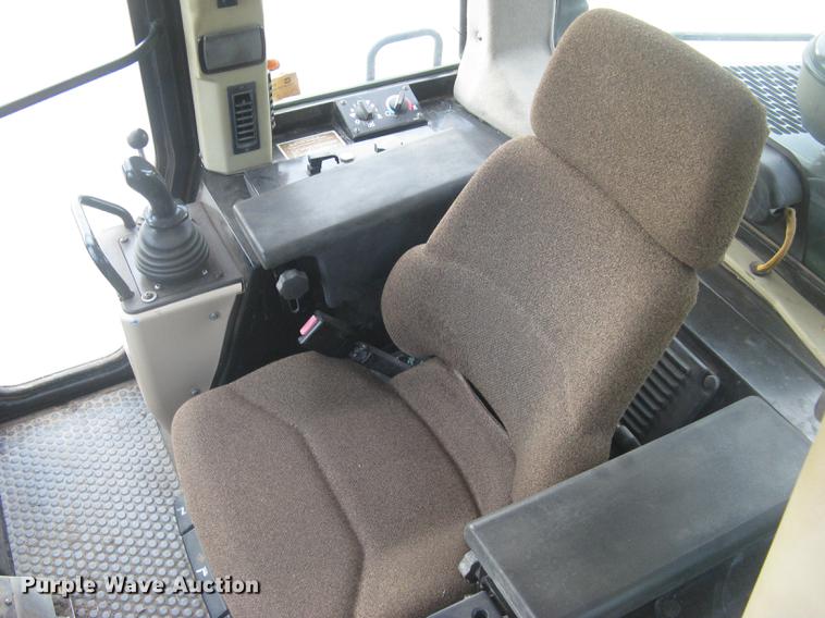 image for item DC2259 2003 Caterpillar 953C track loader