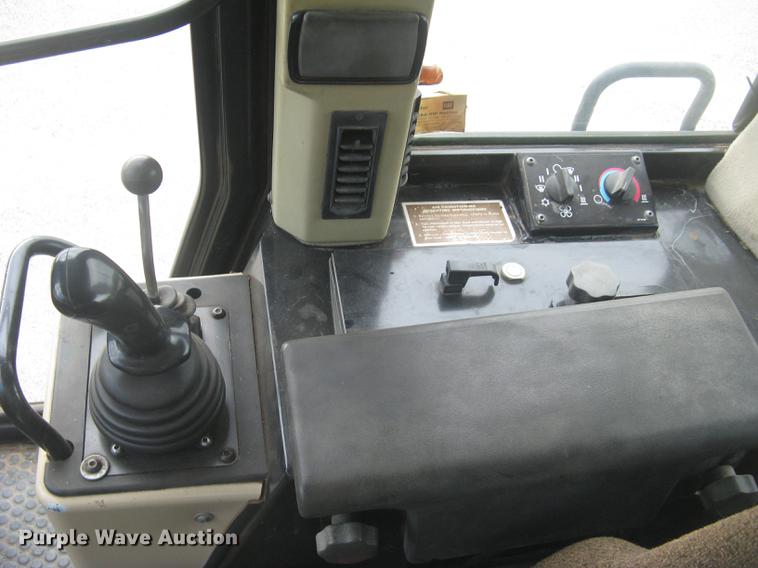 image for item DC2259 2003 Caterpillar 953C track loader