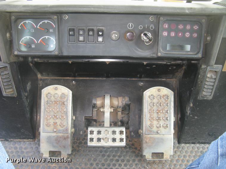 image for item DC2259 2003 Caterpillar 953C track loader