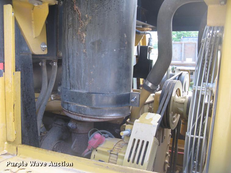 image for item DC2259 2003 Caterpillar 953C track loader