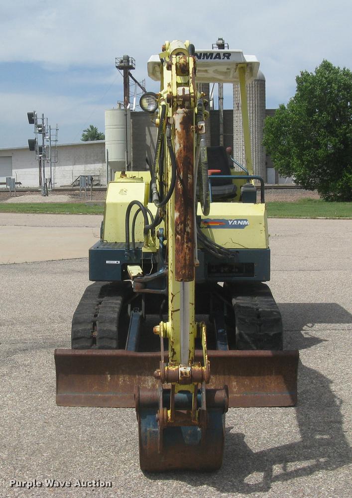 image for item DC2260 Yanmar B27-1 mini excavator