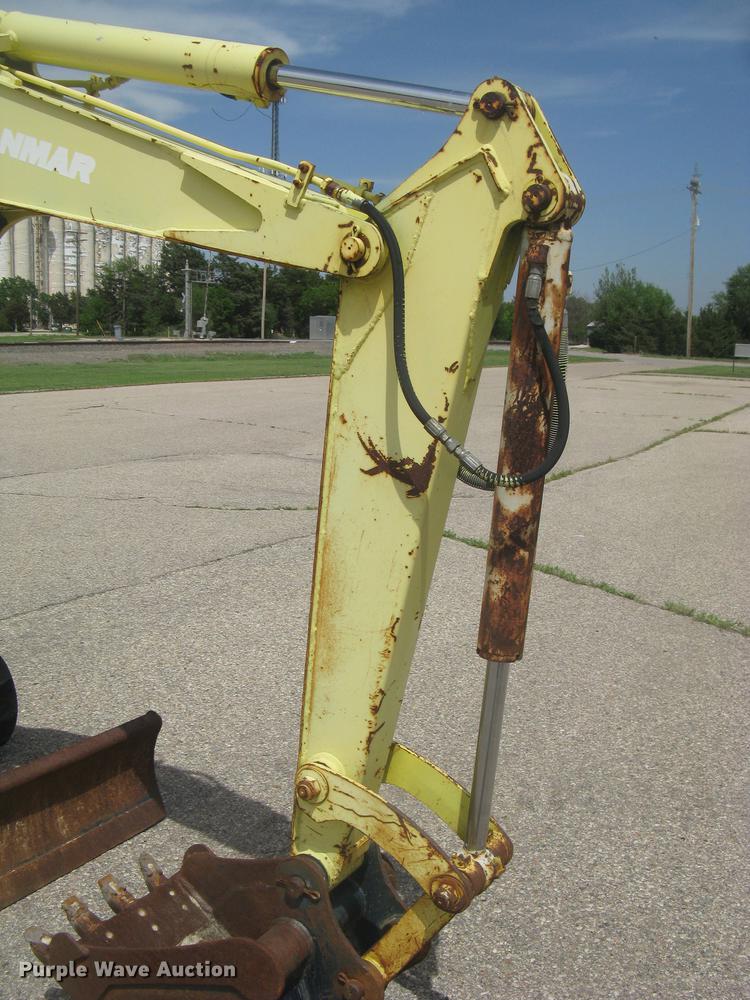 image for item DC2260 Yanmar B27-1 mini excavator