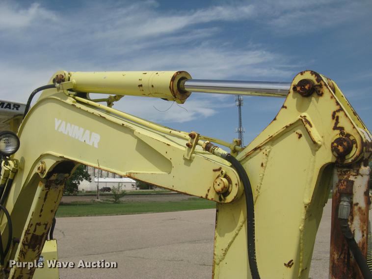 image for item DC2260 Yanmar B27-1 mini excavator