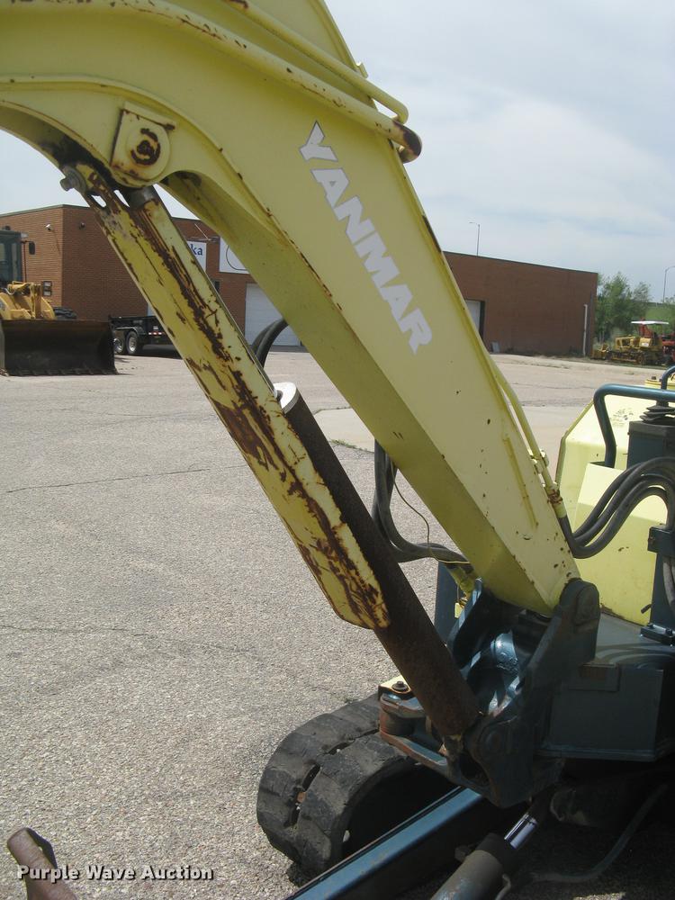 image for item DC2260 Yanmar B27-1 mini excavator