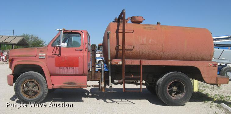 image for item DC2264 1978 GMC Sierra 6500 tank truck