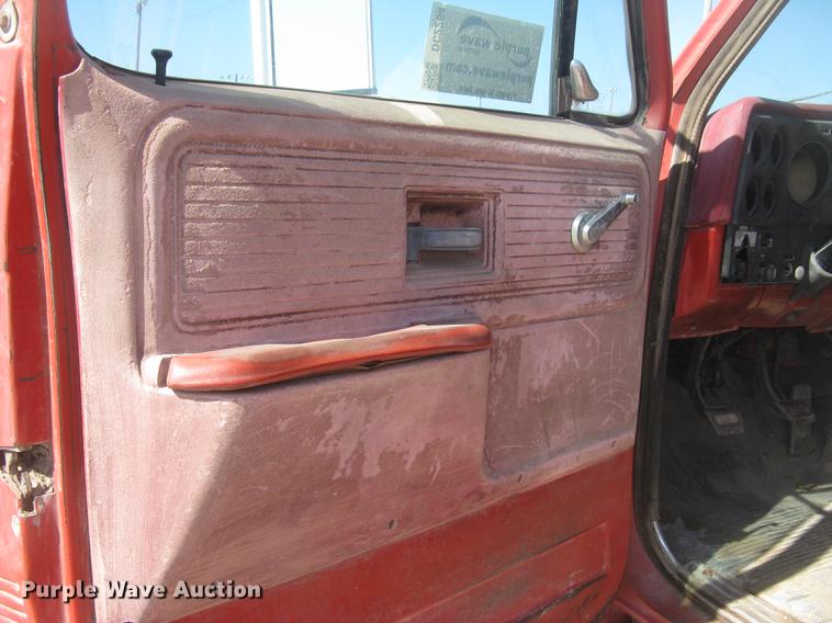 image for item DC2264 1978 GMC Sierra 6500 tank truck