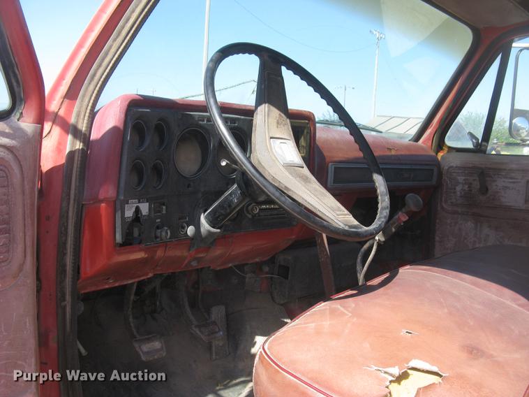 image for item DC2264 1978 GMC Sierra 6500 tank truck