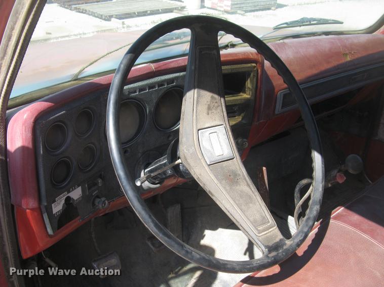 image for item DC2264 1978 GMC Sierra 6500 tank truck