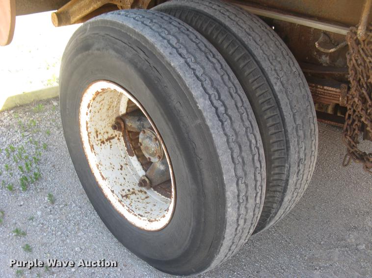 image for item DC2264 1978 GMC Sierra 6500 tank truck