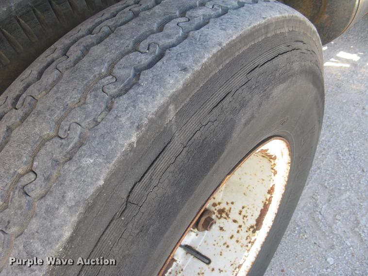 image for item DC2264 1978 GMC Sierra 6500 tank truck