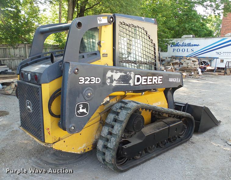 image for item DC4198 2011 John Deere 323D skid steer