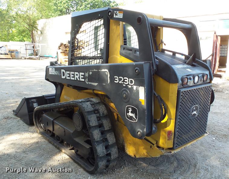 image for item DC4198 2011 John Deere 323D skid steer