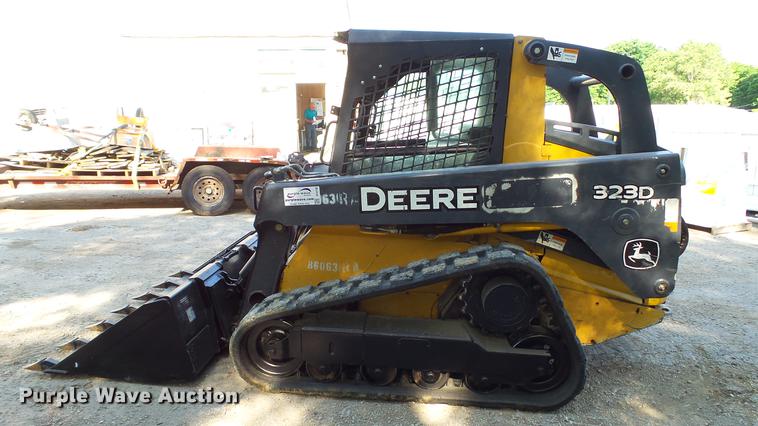 image for item DC4198 2011 John Deere 323D skid steer