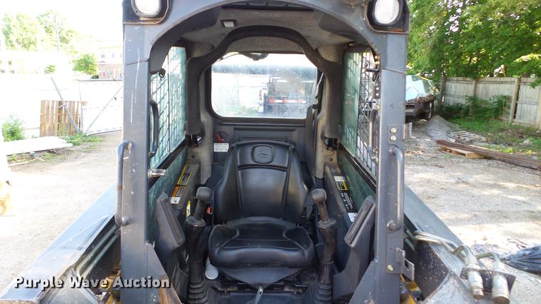 image for item DC4198 2011 John Deere 323D skid steer