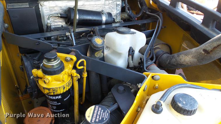 image for item DC4198 2011 John Deere 323D skid steer