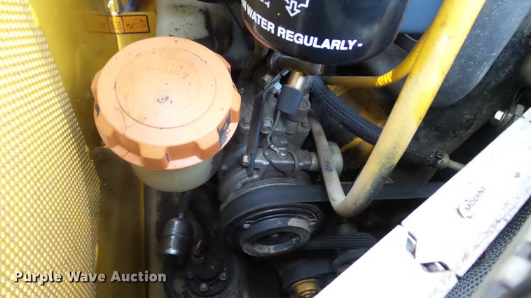 image for item DC4198 2011 John Deere 323D skid steer