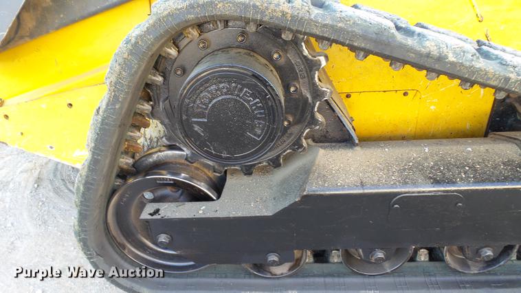 image for item DC4198 2011 John Deere 323D skid steer