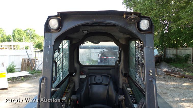image for item DC4198 2011 John Deere 323D skid steer