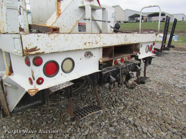 image for item DC4333 2000 Chevrolet C7500 digger derrick truck