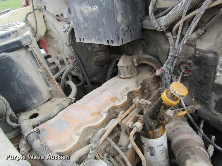 image for item DC4333 2000 Chevrolet C7500 digger derrick truck