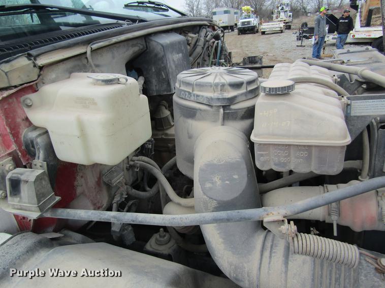 image for item DC4333 2000 Chevrolet C7500 digger derrick truck