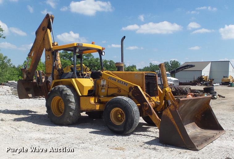 image for item DC7261 1990 John Deere 710C backhoe