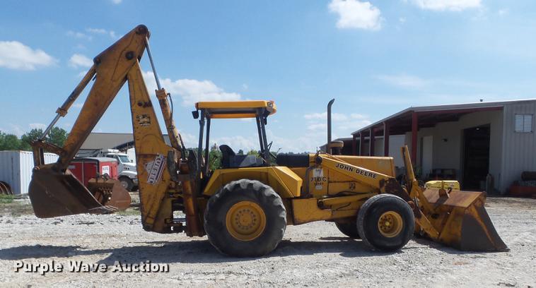 image for item DC7261 1990 John Deere 710C backhoe